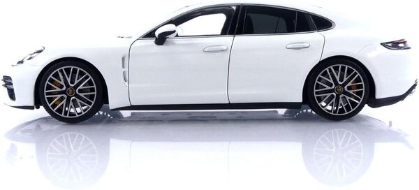 Porsche Porsche Panamera Turbo S 2020 - 1:18 - Minichamps Porsche Porsche Panamera Turbo S 2020 - 1:18 - Minichamps