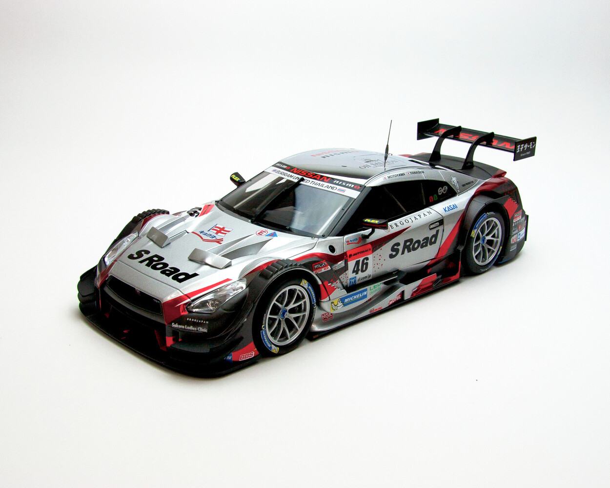 Nissan Nissan GT-R Super GT500 #46 Rd.3 Thailand Winner 2015 - 1:18 - Ebbro Nissan Nissan GT-R Super GT500 #46 Rd.3 Thailand Winner 2015 - 1:18 - Ebbro
