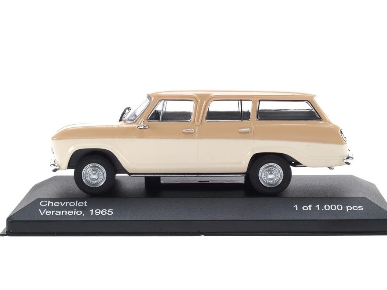 Chevrolet Chevrolet Veraneio 1965 - 1:43 - Whitebox