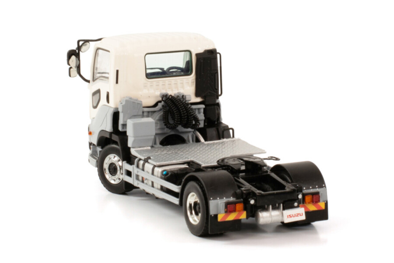 Isuzu Isuzu Giga Short Cab 4x2 'White' - 1:50 - WSI Models Isuzu Isuzu Giga Short Cab 4x2 'White' - 1:50 - WSI Models
