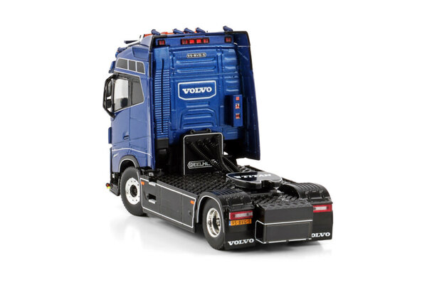 Volvo Volvo FH5 Globetrotter Tractor 4x2 'Geelhoed' - 1:50 - WSI Models Volvo Volvo FH5 Globetrotter Tractor 4x2 'Geelhoed' - 1:50 - WSI Models