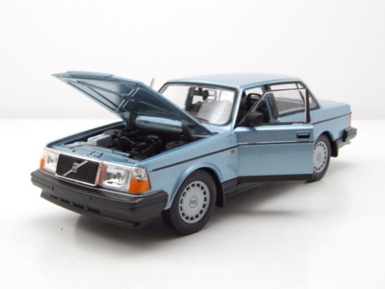 Volvo Volvo 240 GL - 1:24 - Welly