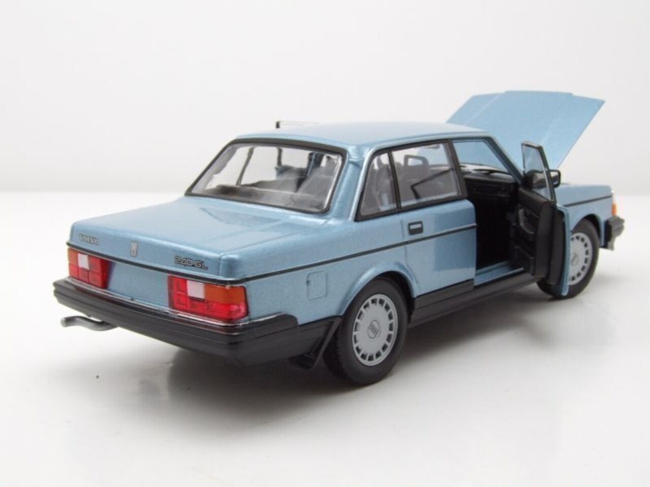 Volvo Volvo 240 GL - 1:24 - Welly