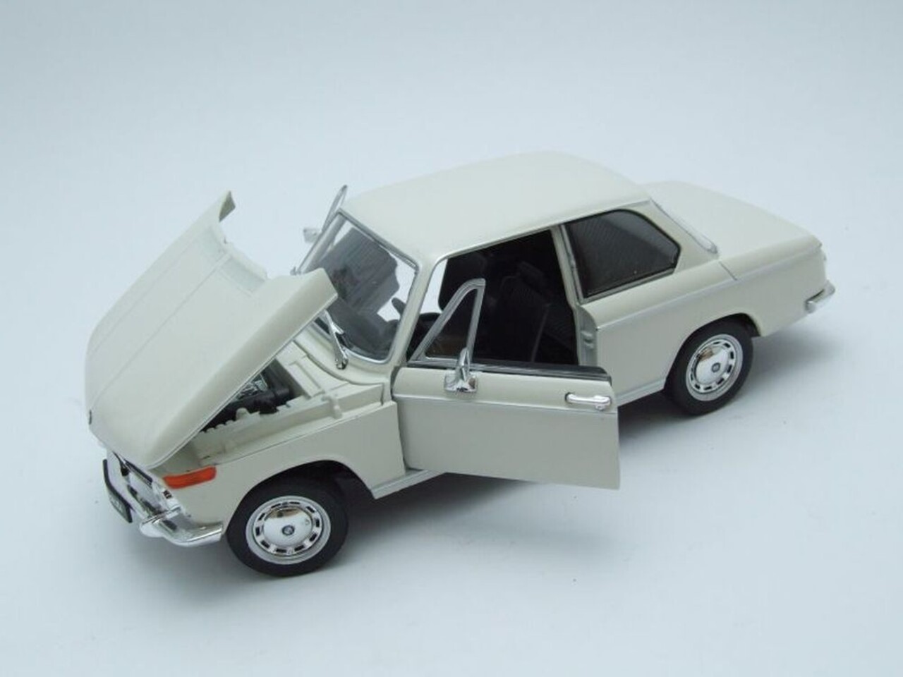 BMW BMW 2002Ti - 1:24 - Welly