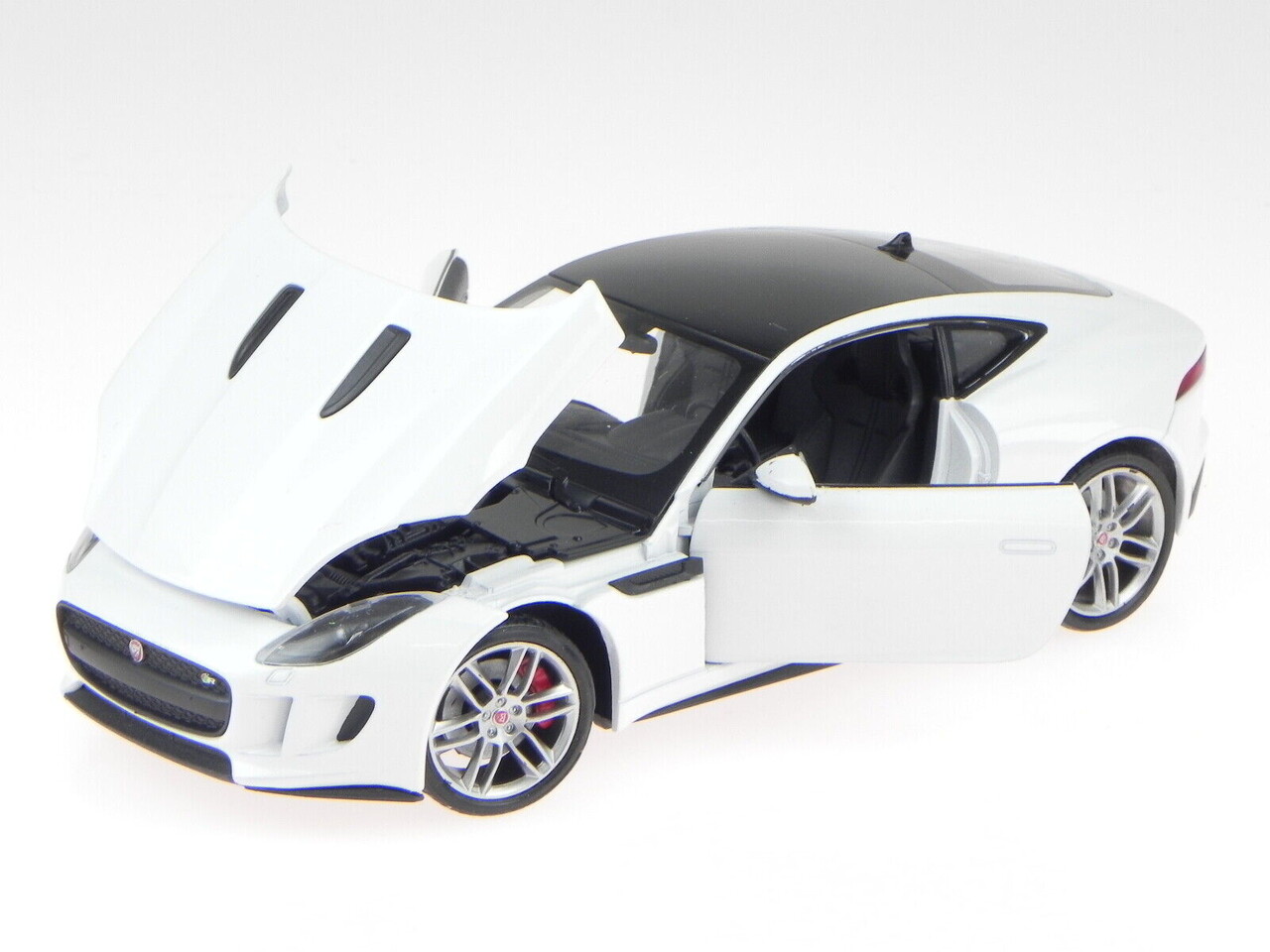 Jaguar Jaguar F-Type Coupe 2015 - 1:24 - Welly Jaguar Jaguar F-Type Coupe 2015 - 1:24 - Welly