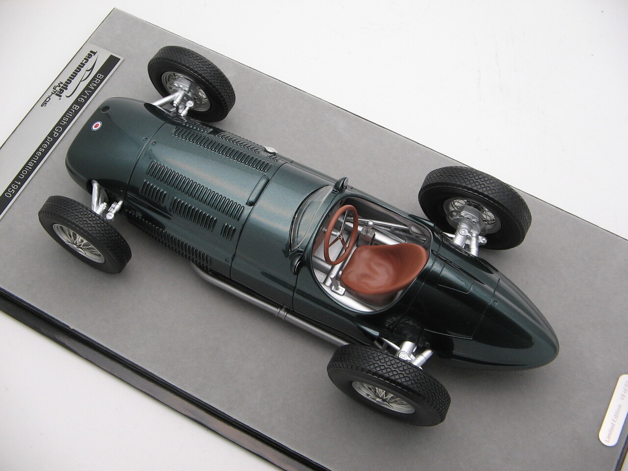 Formule 1 BRM V16 British GP Presentation 1950 - 1:18 - Tecnomodel Mythos Formule 1 BRM V16 British GP Presentation 1950 - 1:18 - Tecnomodel Mythos