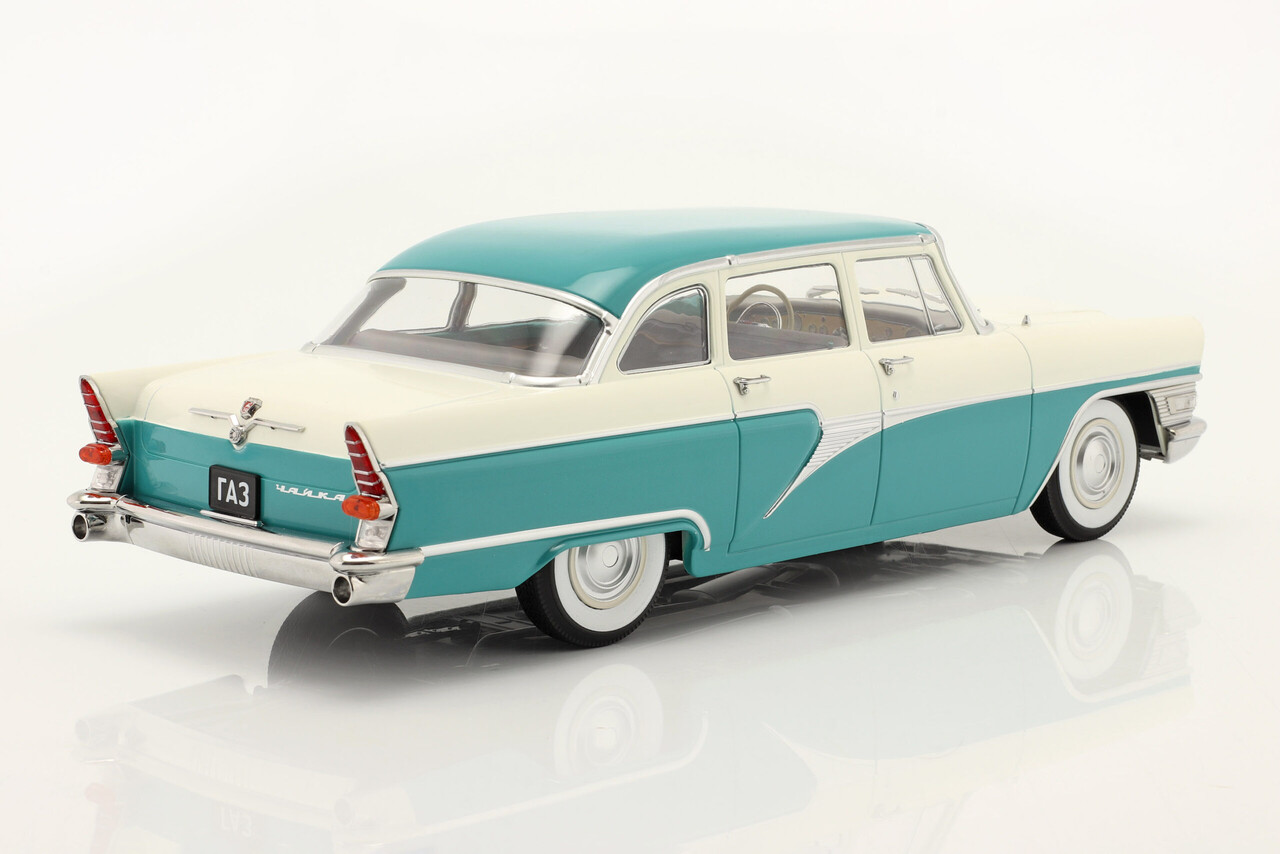 Gaz GAZ 13 Seagull - 1:18 - Triple 9 Collection Gaz GAZ 13 Seagull - 1:18 - Triple 9 Collection