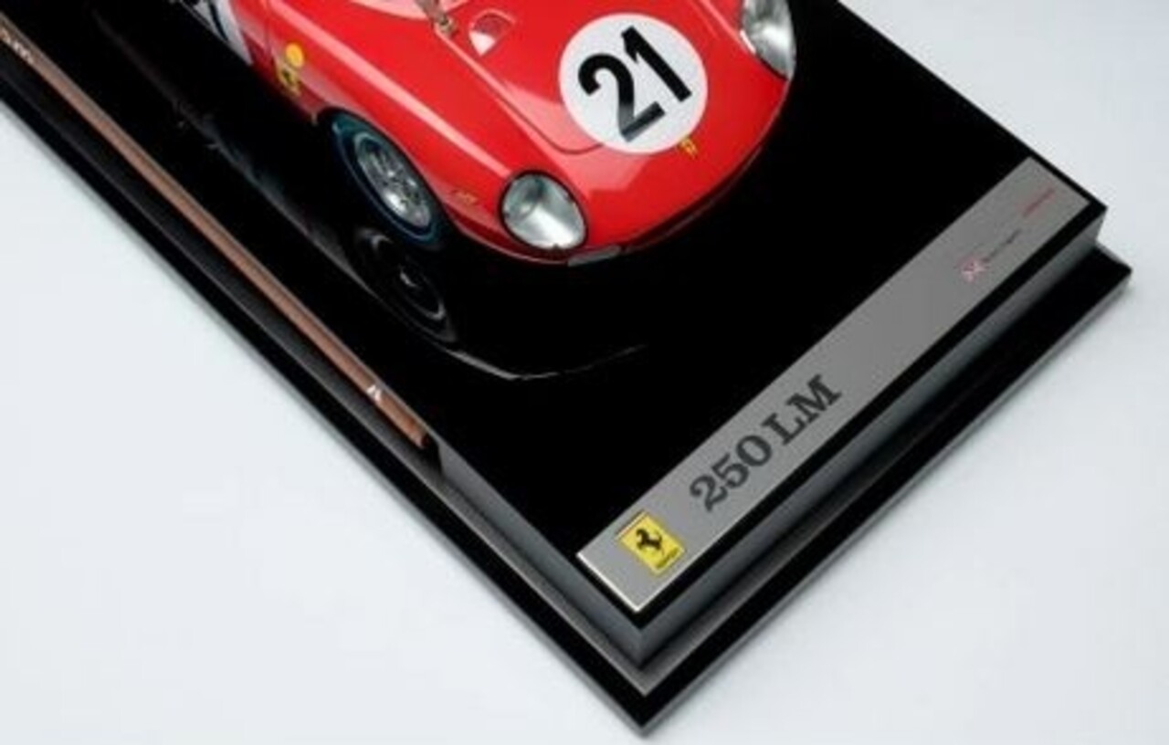 Ferrari Ferrari 250 LM #21 Winner 24H Le Mans 1965 - 1:18 - Amalgam Ferrari Ferrari 250 LM #21 Winner 24H Le Mans 1965 - 1:18 - Amalgam