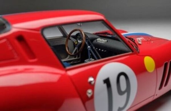 Ferrari Ferrari 250 GTO #19 24H Le Mans 1962 Winner GT Class - 1:18 - Amalgam