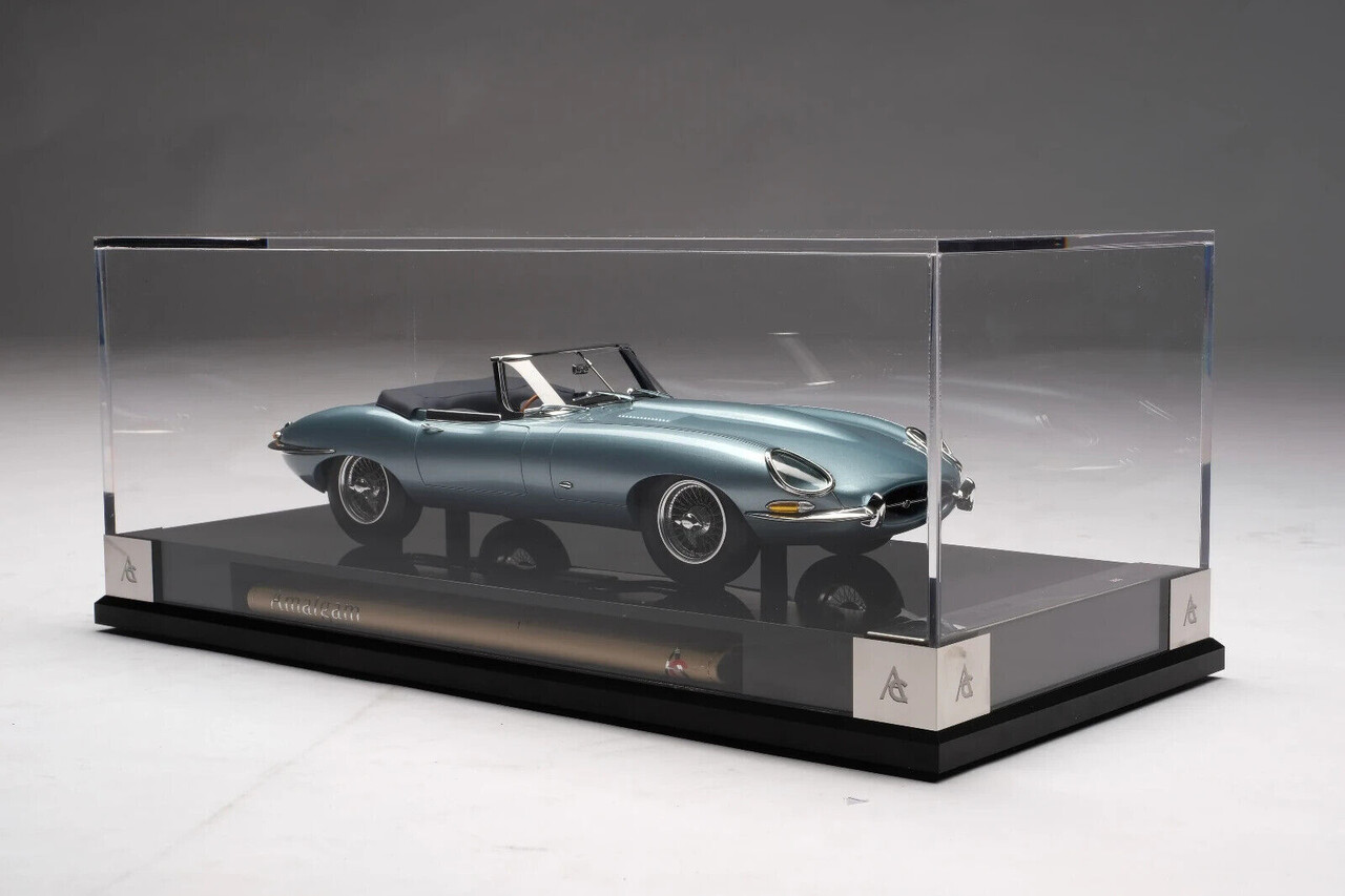 Jaguar Jaguar E-Type Roadster 1961 - 1:18 - Amalgam Jaguar Jaguar E-Type Roadster 1961 - 1:18 - Amalgam