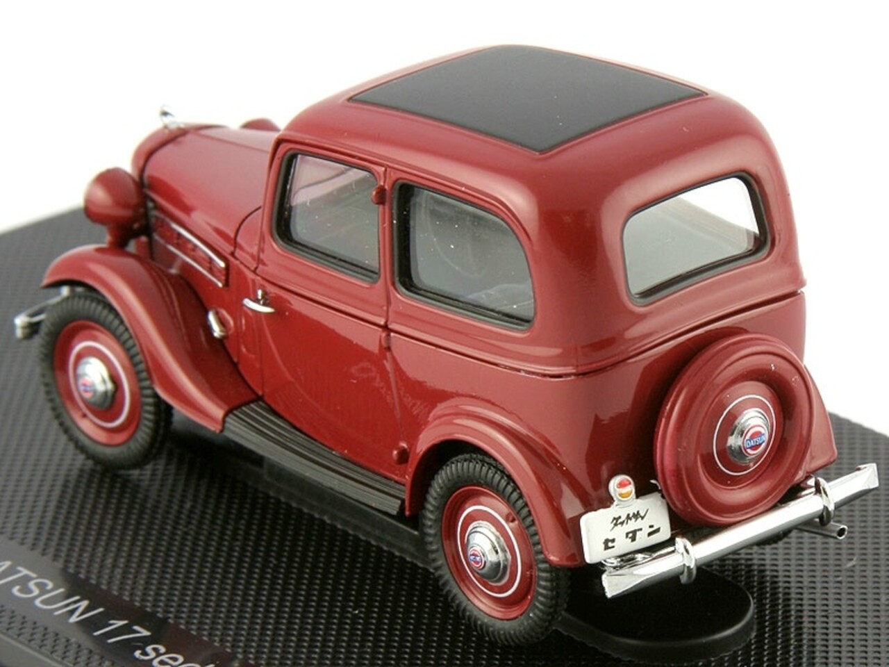 Datsun Datsun 17 Sedan 1938 - 1:43 - Ebbro Datsun Datsun 17 Sedan 1938 - 1:43 - Ebbro