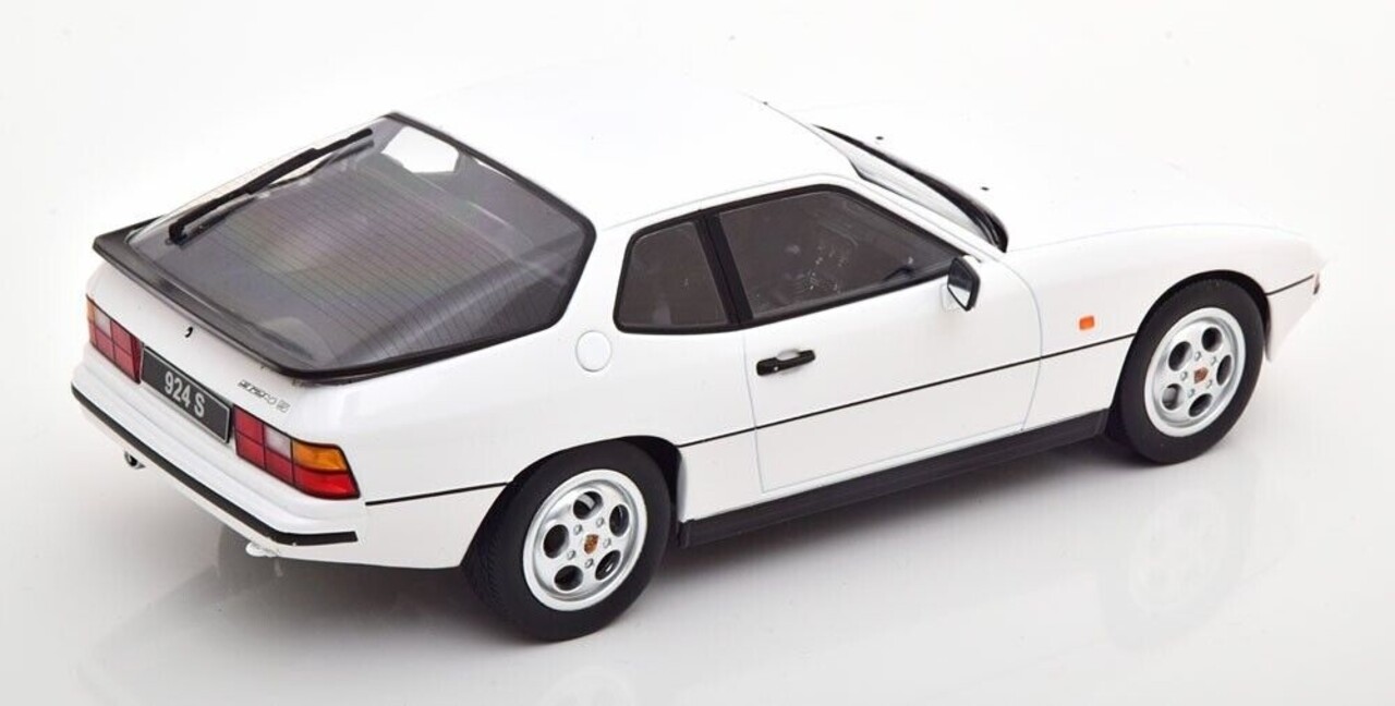 Porsche Porsche 924 S 1986 - 1:18 - KK Scale Porsche Porsche 924 S 1986 - 1:18 - KK Scale