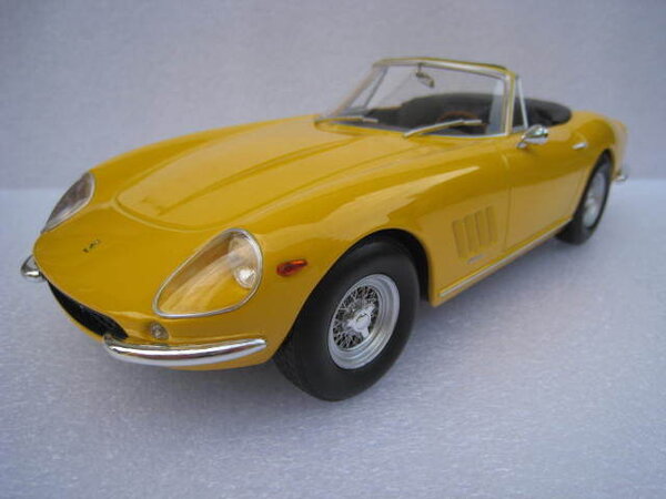 Ferrari Ferrari 275 GTB 4 NART Spider 1967 + Spoke Rims - 1:18 - KK Scale Ferrari Ferrari 275 GTB 4 NART Spider 1967 + Spoke Rims - 1:18 - KK Scale