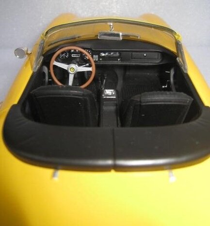 Ferrari Ferrari 275 GTB 4 NART Spider 1967 + Spoke Rims - 1:18 - KK Scale Ferrari Ferrari 275 GTB 4 NART Spider 1967 + Spoke Rims - 1:18 - KK Scale