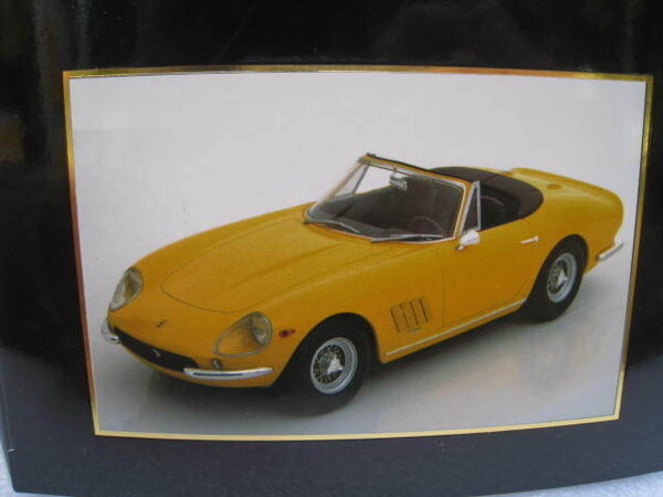 Ferrari Ferrari 275 GTB 4 NART Spider 1967 + Spoke Rims - 1:18 - KK Scale Ferrari Ferrari 275 GTB 4 NART Spider 1967 + Spoke Rims - 1:18 - KK Scale
