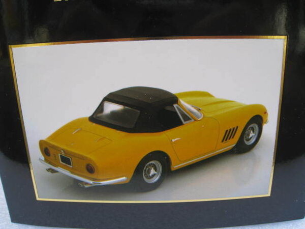 Ferrari Ferrari 275 GTB 4 NART Spider 1967 + Spoke Rims - 1:18 - KK Scale Ferrari Ferrari 275 GTB 4 NART Spider 1967 + Spoke Rims - 1:18 - KK Scale