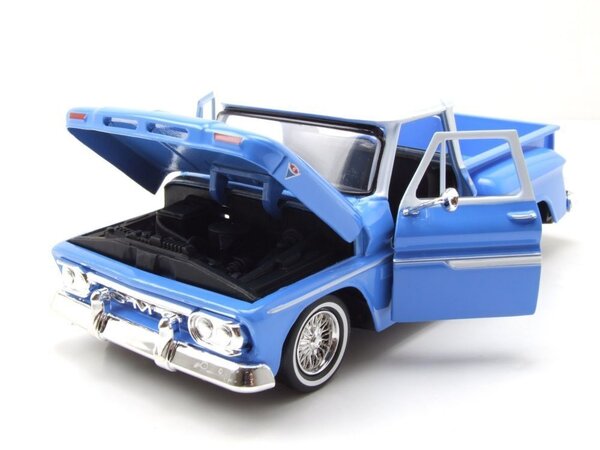 GMC GMC C1000 Stepside Pick-Up 1966  'Get Low Series'  - 1:24 - Motor Max