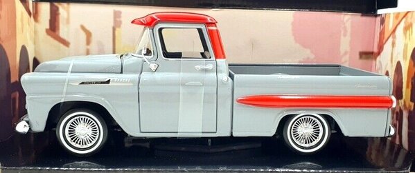 Chevrolet Chevrolet Apache Fleetside Pick-Up 'Get Low Series' 1958 - 1:24 - Motor Max Chevrolet Chevrolet Apache Fleetside Pick-Up 'Get Low Series' 1958 - 1:24 - Motor Max