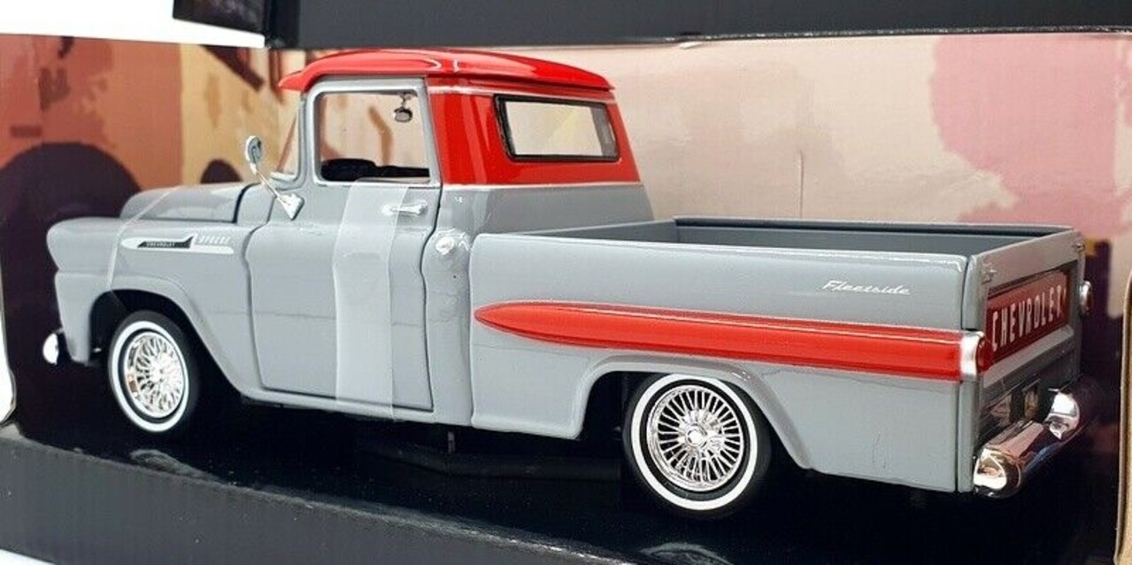 Chevrolet Chevrolet Apache Fleetside Pick-Up 'Get Low Series' 1958 - 1:24 - Motor Max Chevrolet Chevrolet Apache Fleetside Pick-Up 'Get Low Series' 1958 - 1:24 - Motor Max