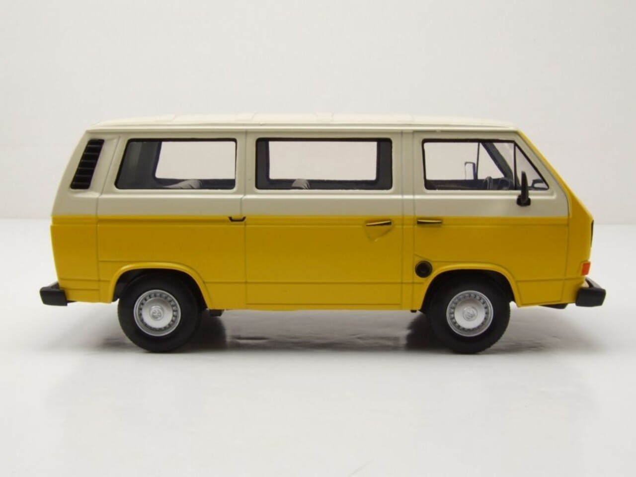 Volkswagen Volkswagen T2 (T3) Minibus - 1:24 - Motor Max