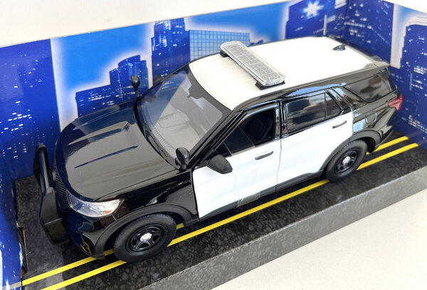 Ford Ford Police Interceptor Utility + Light Bar + Push Bumper 2022 - 1:24 - Motor Max