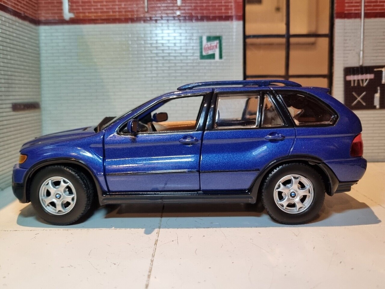 BMW BMW X5 2001 - 1:24 - Motor Max