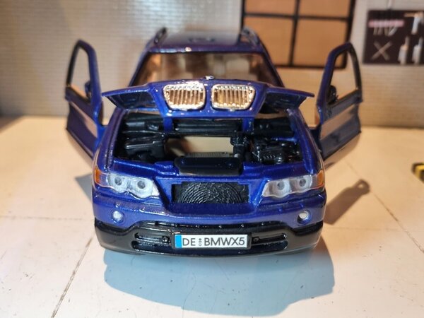 BMW BMW X5 2001 - 1:24 - Motor Max
