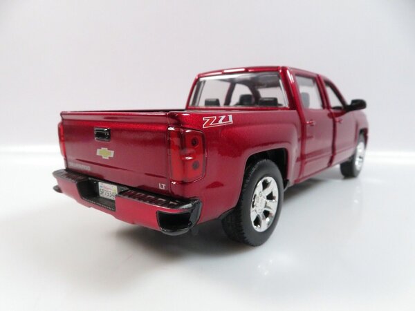 Chevrolet Chevrolet Silverado 1500 LT-Z71 Crew Cab Pick-Up 2017 - 1:27 - Motor Max Chevrolet Chevrolet Silverado 1500 LT-Z71 Crew Cab Pick-Up 2017 - 1:27 - Motor Max