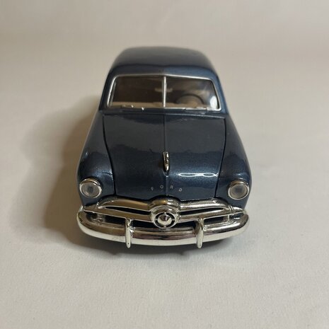 Ford Ford Coupe 1949 - 1:24 - Motor Max Ford Ford Coupe 1949 - 1:24 - Motor Max