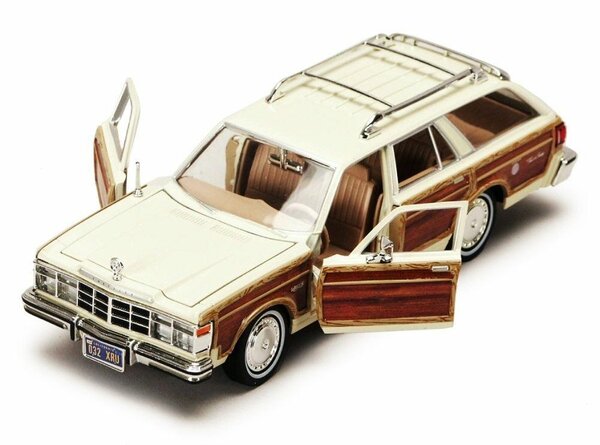 Chrysler Chrysler LeBaron Town & Country Wagon 1979 - 1:24 - Motor Max Chrysler Chrysler LeBaron Town & Country Wagon 1979 - 1:24 - Motor Max