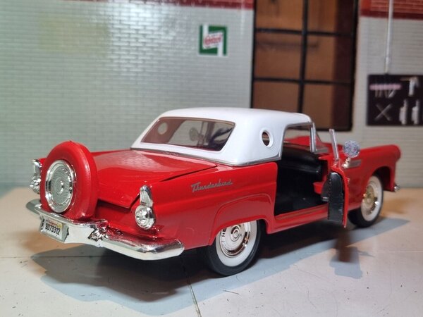 Ford Ford Thunderbird 1956 - 1:24 - Motor Max
