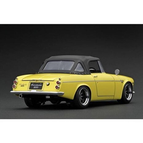 Nissan Datsun Fairlady 2000 (SR311) + U20 Engine - 1:18 - Ignition Model Nissan Datsun Fairlady 2000 (SR311) + U20 Engine - 1:18 - Ignition Model