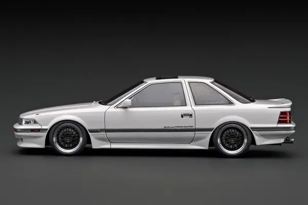 Toyota Toyota Soarer (Z20) 2.0 GT Twin Turbo L Lowered 15-Inch Wheels - 1:18 - Ignition Model