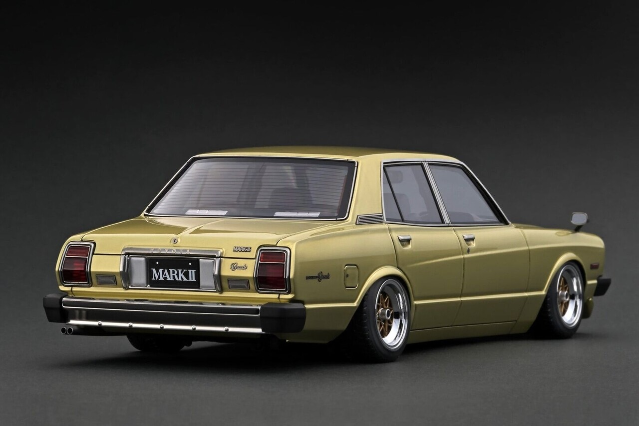 Toyota Toyota Mark II Sedan Grande (MX41) - 1:18 - Ignition Model
