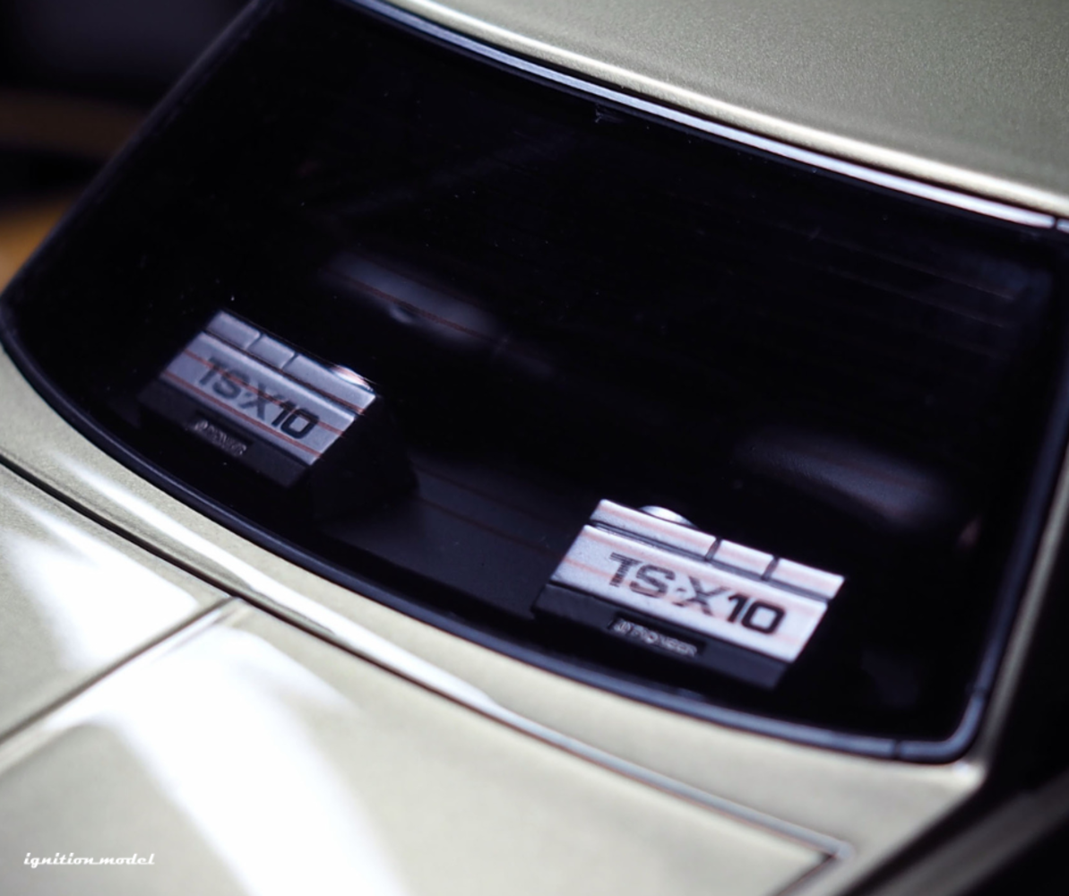 Toyota Toyota Mark II Sedan Grande (MX41) - 1:18 - Ignition Model