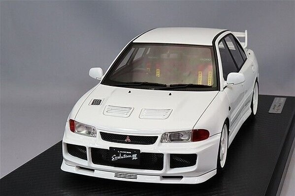 Mitsubishi Mitsubishi Lancer Evolution III GSR (CE9A) - 1:18 - Ignition Model Mitsubishi Mitsubishi Lancer Evolution III GSR (CE9A) - 1:18 - Ignition Model