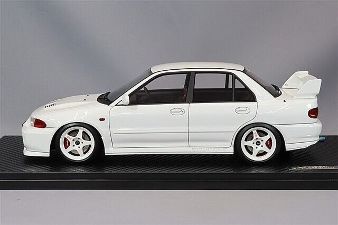 Mitsubishi Mitsubishi Lancer Evolution III GSR (CE9A) - 1:18 - Ignition Model Mitsubishi Mitsubishi Lancer Evolution III GSR (CE9A) - 1:18 - Ignition Model