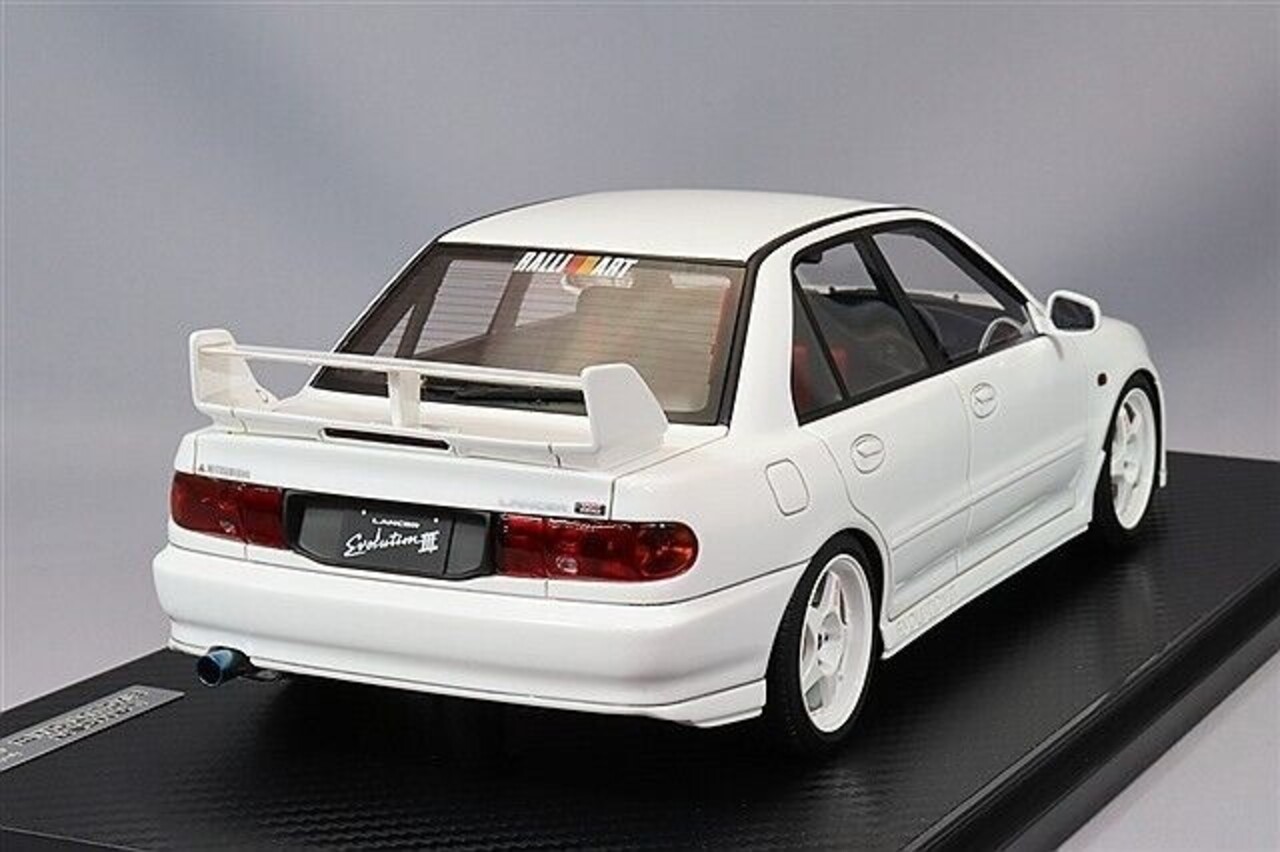 Mitsubishi Mitsubishi Lancer Evolution III GSR (CE9A) - 1:18 - Ignition Model Mitsubishi Mitsubishi Lancer Evolution III GSR (CE9A) - 1:18 - Ignition Model