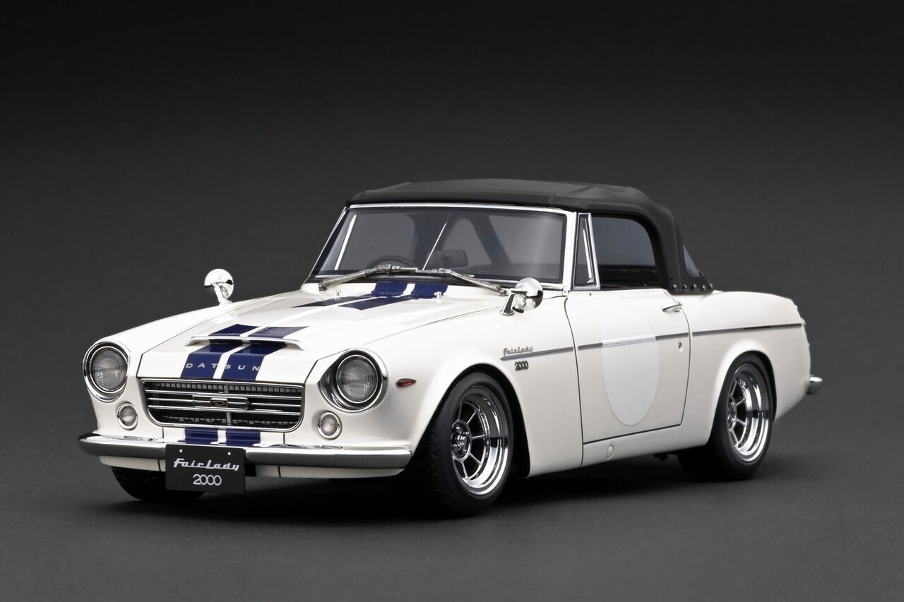 Nissan Datsun Fairlady 2000 (SR311) - 1:18 - Ignition Model Nissan Datsun Fairlady 2000 (SR311) - 1:18 - Ignition Model