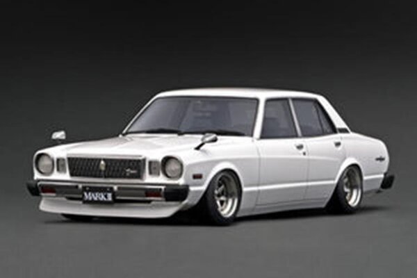 Toyota Toyota Mark II Sedan Grande (MX41) - 1:18 - Ignition Model Toyota Toyota Mark II Sedan Grande (MX41) - 1:18 - Ignition Model