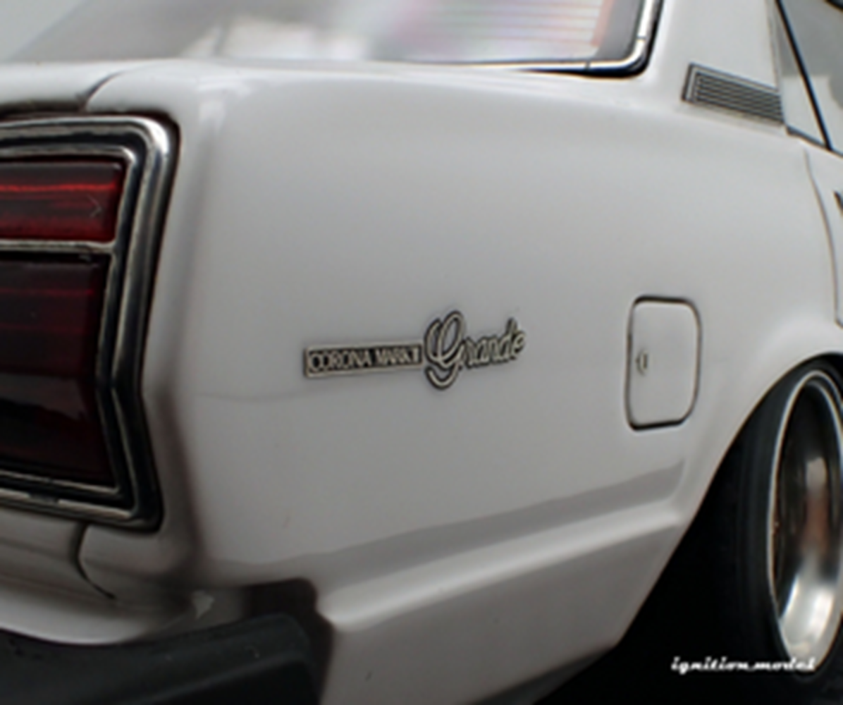 Toyota Toyota Mark II Sedan Grande (MX41) - 1:18 - Ignition Model Toyota Toyota Mark II Sedan Grande (MX41) - 1:18 - Ignition Model