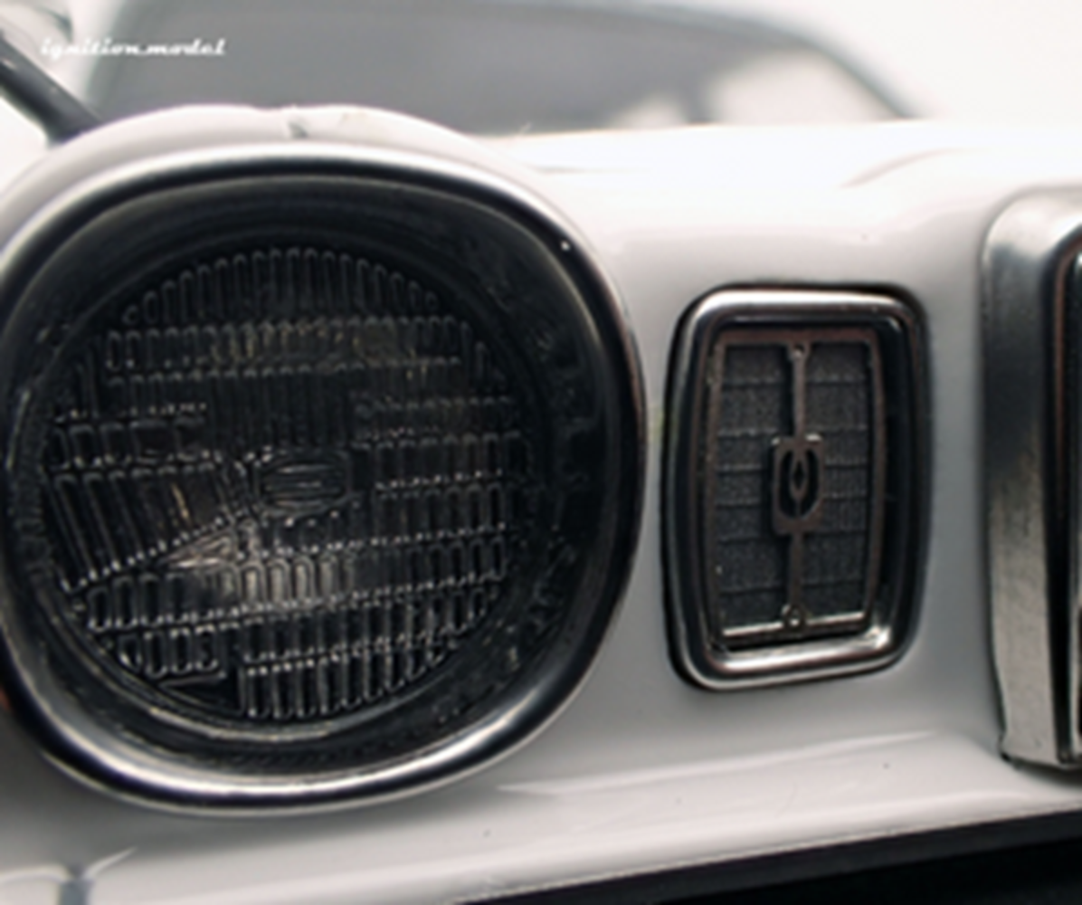 Toyota Toyota Mark II Sedan Grande (MX41) - 1:18 - Ignition Model Toyota Toyota Mark II Sedan Grande (MX41) - 1:18 - Ignition Model