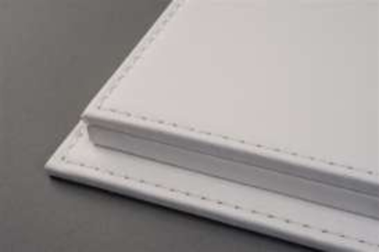 Atlantic Mulhouse Deluxe Display Case + White Leather Base - 1:24 - Atlantic Atlantic Mulhouse Deluxe Display Case + White Leather Base - 1:24 - Atlantic