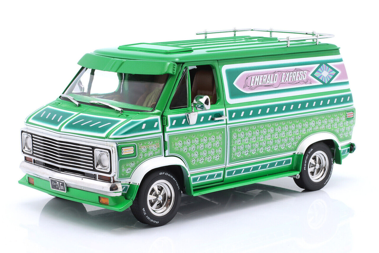 Chevrolet Chevrolet G-Series Van 'Emerald Express' 1974 - 1:18 - ACME