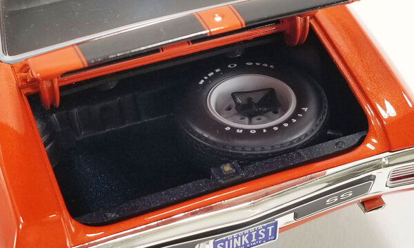 Chevrolet Chevrolet Chevelle SS 454 Coupe 'Sunkist' 1970 - 1:18 - ACME Chevrolet Chevrolet Chevelle SS 454 Coupe 'Sunkist' 1970 - 1:18 - ACME