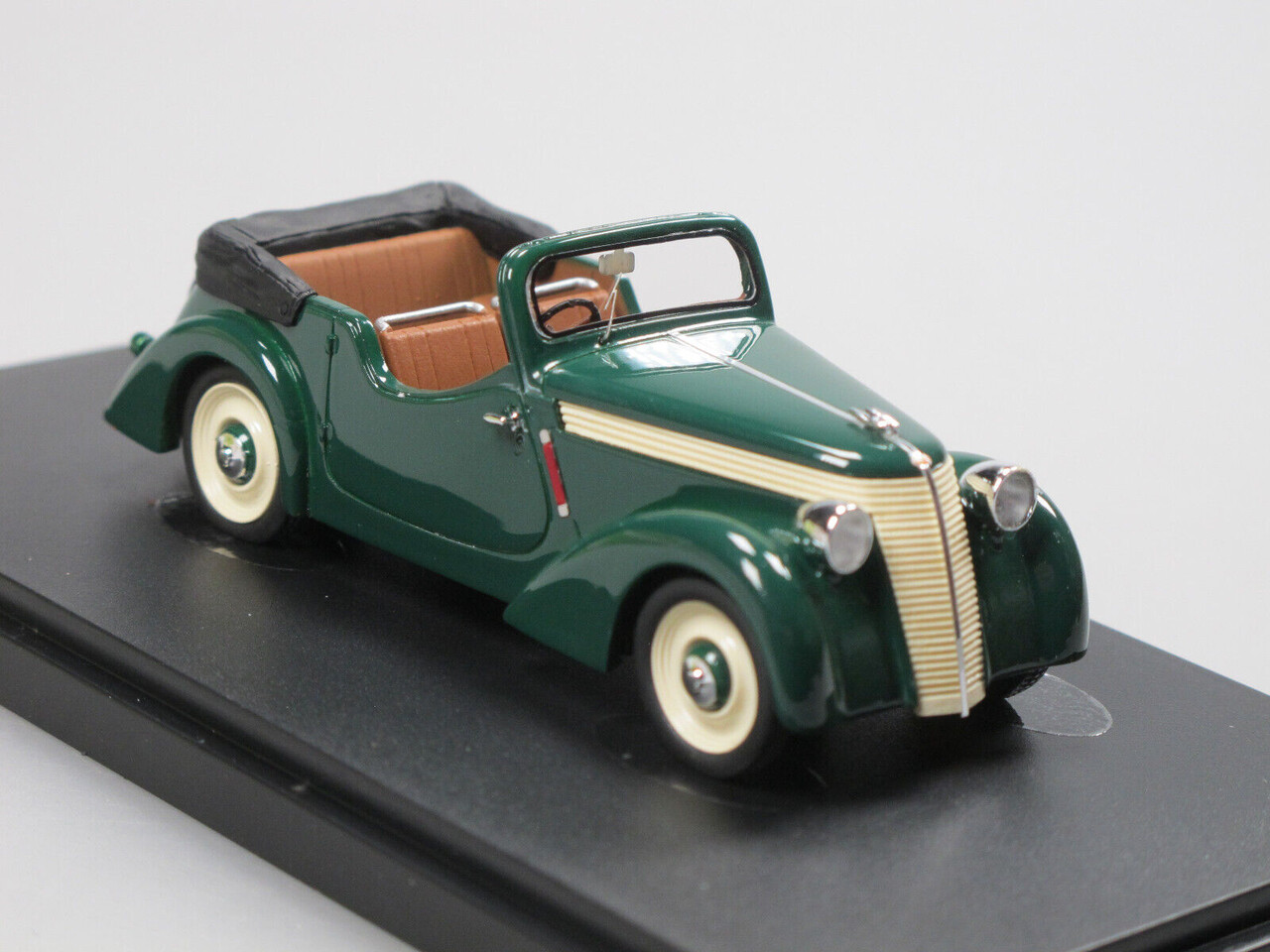 Jawa Jawa Minor 600 Cabriolet Open (CZ) 1938  - 1:43 - Autocult Jawa Jawa Minor 600 Cabriolet Open (CZ) 1938  - 1:43 - Autocult