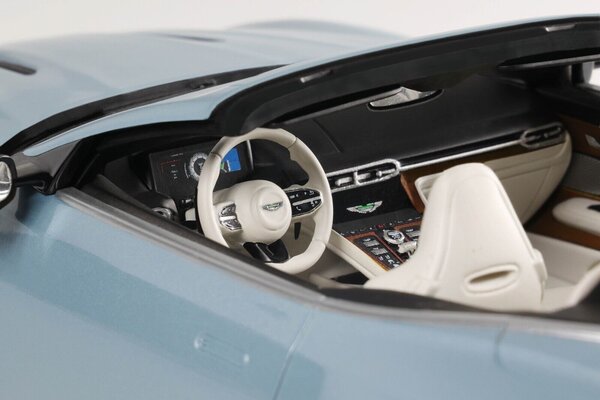 Aston Martin Aston Martin DB12 Volante - 1:18 - GT Spirit