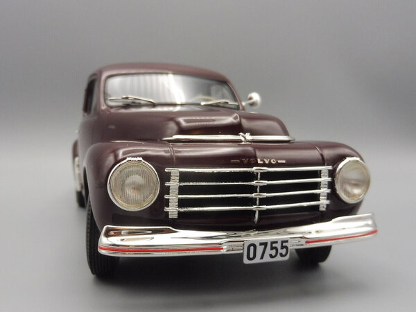 Volvo Volvo PV444 1947 - 1:18 - Cult Scale Models Volvo Volvo PV444 1947 - 1:18 - Cult Scale Models