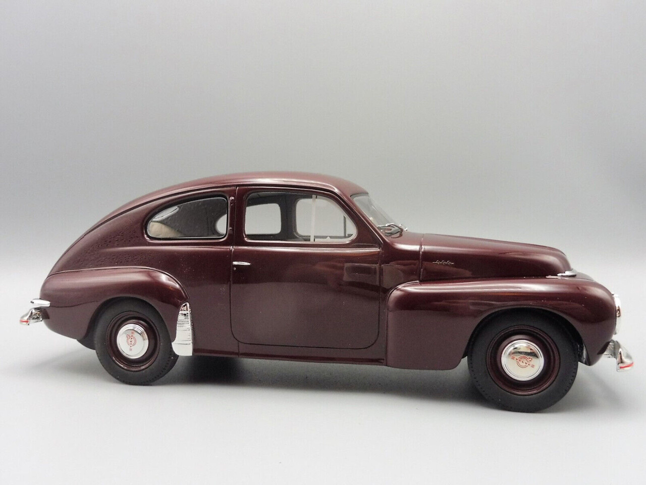 Volvo Volvo PV444 1947 - 1:18 - Cult Scale Models Volvo Volvo PV444 1947 - 1:18 - Cult Scale Models