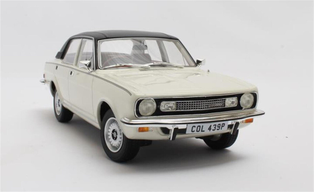 Morris Morris Marina Saloon 1976 - 1:18 - Cult Scale Models Morris Morris Marina Saloon 1976 - 1:18 - Cult Scale Models